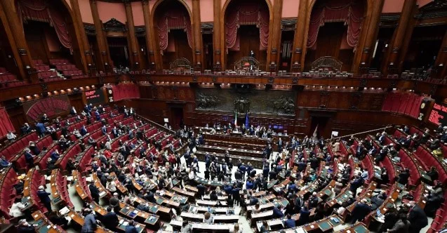 İtalya’da koalisyon hükümeti Temsilciler Meclisi’nden güvenoyu aldı