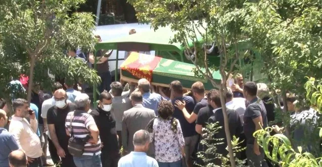 İtalya’daki helikopter kazasında hayatını kaybeden Altuğ Erbil toprağa verildi