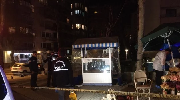 Kadıköy’de sokak ortasında dehşet: Annesi ve eşini öldürdü