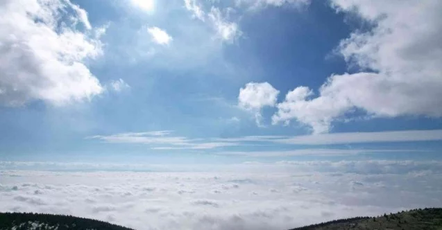 Kahramanmaraş’ta şehri kaplayan sis bulutları ortaya görsel şölen çıkardı