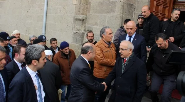Kalkınma Bakanı Lütfi Elvan: "Sivil vatandaşın kılına dokunulmaması konusunda her türlü hassasiyeti Mehmetçiğimiz gösterdi"