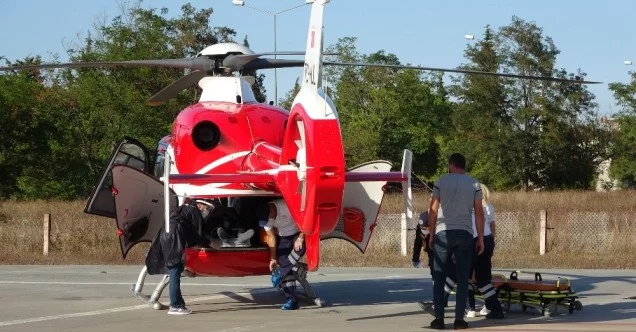 Kalp krizi geçiren yaşlı adamın yardımına ambulans helikopter yetişti