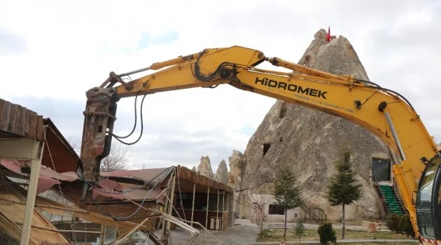 Kapadokya’da 6 kaçak yapı yıkıldı