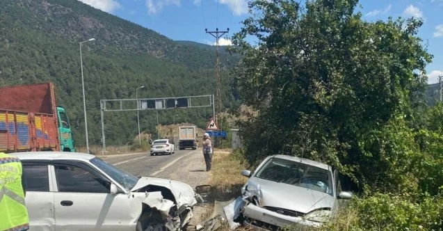 Karabük’te iki otomobil kafa kafaya çarpıştı: 5 yaralı