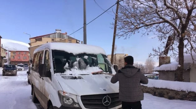 Karlıova’da 5-10 santimlik kar mutlu etmedi