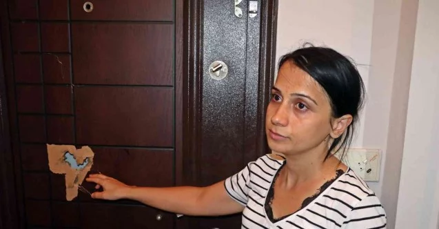 Kiracı kadın, evinin boşaltılmasını isteyen ev sahibi tarafından kapısının baltayla kırıldığını iddia etti