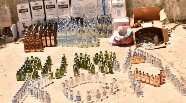 Bursa'da KOM ekiplerinden kaçak içki operasyonu! Yüzlerce şişe....