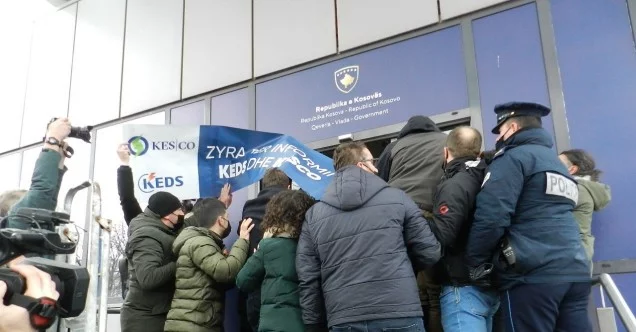 Kosova’da elektrik zammına protesto