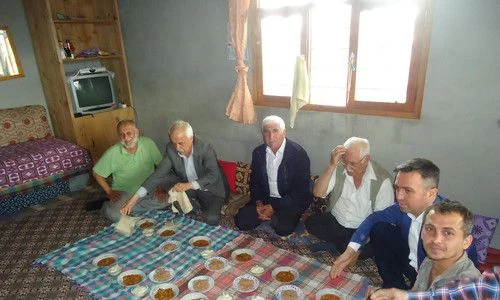 Kozan’ın Galgamış köyünü 42 yıl sonra bir vekil adayı ziyaret etti