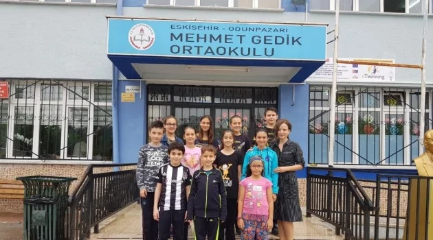 Kültür elçisi SPEAKY öğrencilere Türkçe öğretiyor
