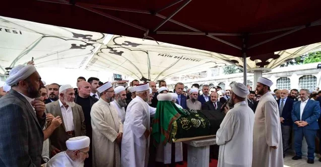 Mahmut Ustaosmanoğlu son yolculuğuna uğurlandı: Törene binlerce kişi katıldı