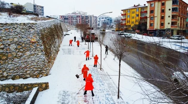 Malatya’da karla yoğun mücadele