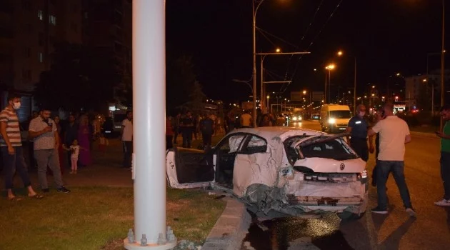 Malatya’da kırmızı ışıktan geçen otomobil kamyonete çarptı: 5 yaralı