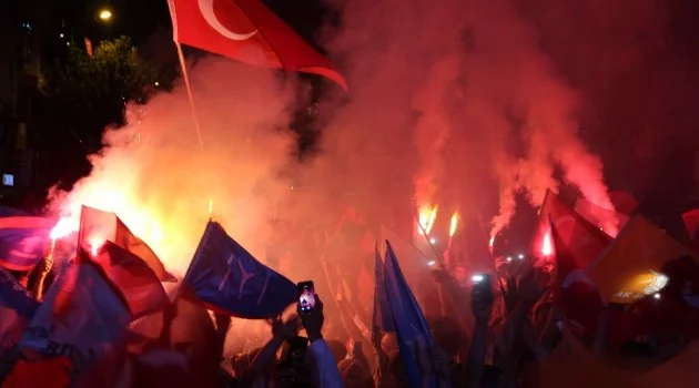 Manisa’da AK Parti ve MHP’liler sokaklara döküldü