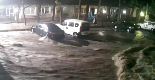 Manisa’da sel felaketinin şiddeti güvenlik kamerasına yansıdı