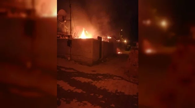 Manisa’da yangın: 2 kişi yaralandı