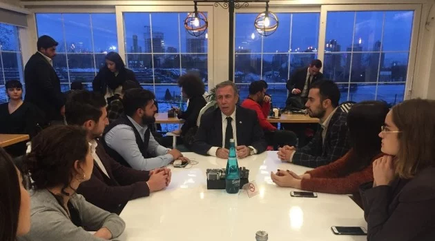 Mansur Yavaş, CHP ve İYİ Parti’nin Ankara Gençlik Kolları üyeleriyle buluştu