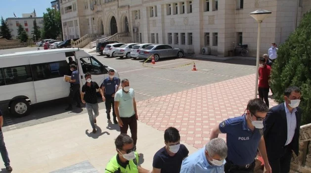 Mardin’de kaçak parfüm satışı yapan iş yerine baskın: 6 gözaltı
