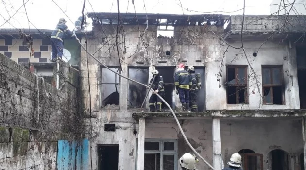 Metruk Binada Çıkan Yangın Korkuttu