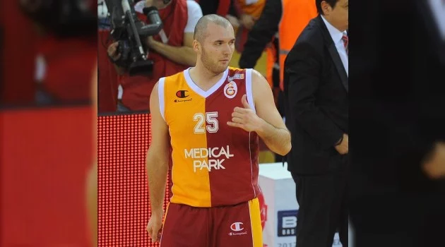 Milan Macvan 30 yaşında basketbolu bıraktı