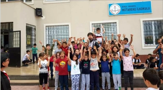 Milli kaleci Tolga Zengin Bursa'da öğrencilerle buluştu