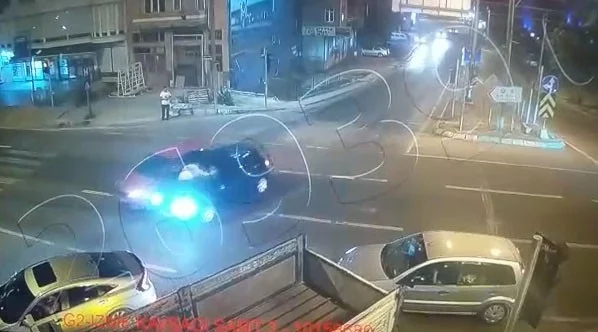 Bursa'da otomobiline saldıran genci emniyete böyle götürdü