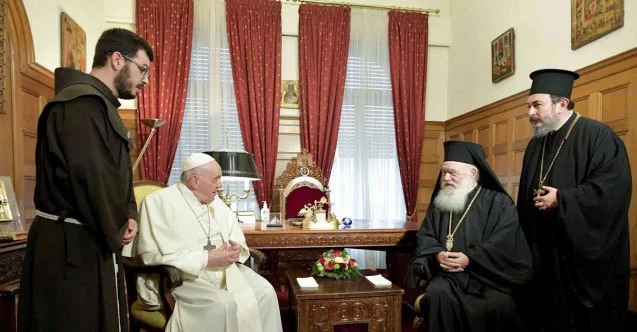 Ortodoks rahipten Papa’ya: “Papa, sen bir kafirsin”