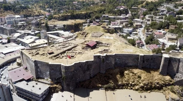 (Özel) Bitlis Kalesi’nde Osmanlı padişahlarının sikkeleri bulundu