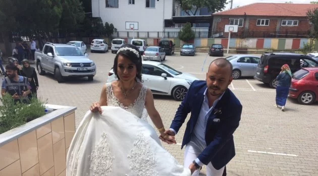 Bursa'da düğünden önce sandığa koştular