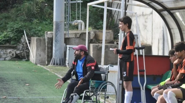 (Özel haber) Tekerlekli sandalye futbol aşkına engel olamadı