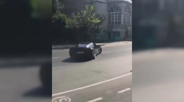 (Özel) İstanbul’da lüks otomobille ’drift’ terörü kamerada