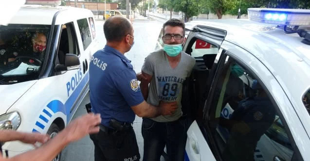 (Özel) Maske takmamakta direnen turist gözaltına alındı