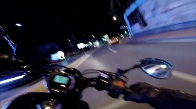 (Özel) Şişli’de motosikletlinin takla attığı feci kaza kamerada