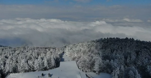 Uludağ’da sislerin ve bulutların arasında büyüleyici kar manzaraları