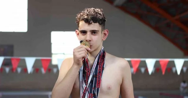 Özel yüzücü Bilge Kağan, 11 ayrı stilde 11 altın madalya kazandı
