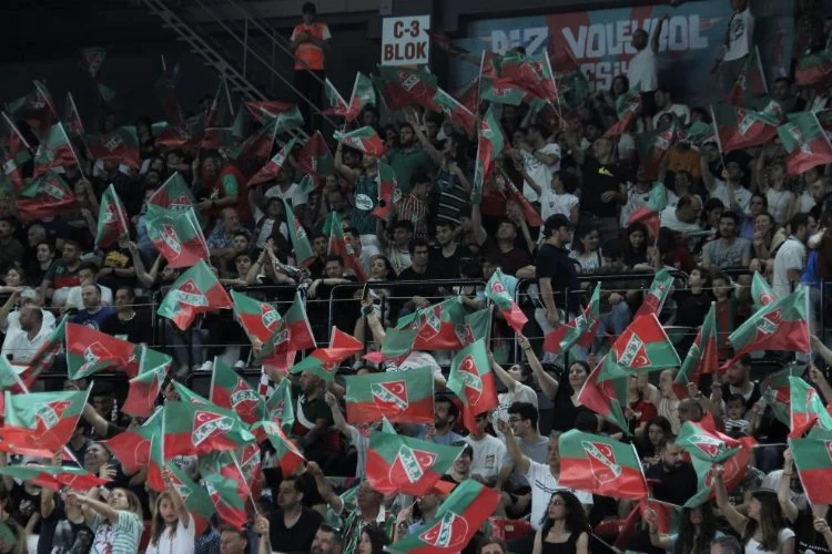 Pınar Karşıyaka’ya Bursaspor maçının faturası ağır oldu