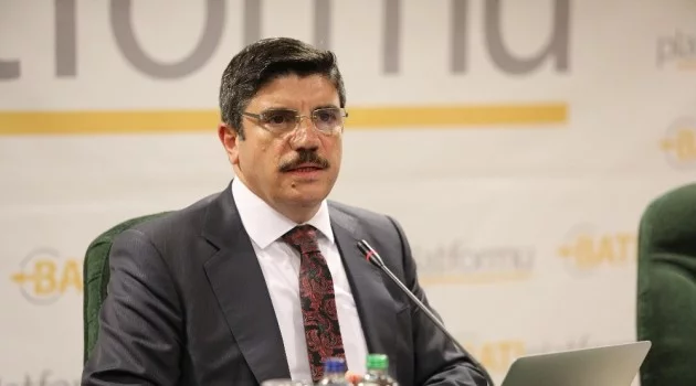 Prof. Dr. Aktay: "Türkiye tüm coğrafyalara aynı mesafede olmalı"