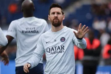PSG, Lionel Messi'ye veda etti