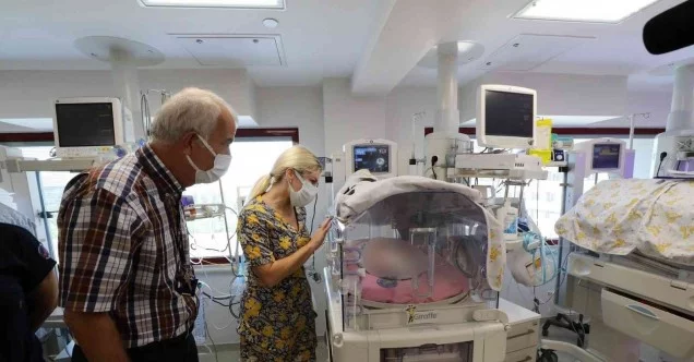 Rektör Özkan, Türkiye’nin ikinci rahim nakli hastası Havva Erdem’i ve bebeğini ziyaret etti