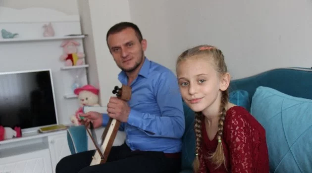 Rizeli baba kızın karşılıklı atma Türkü keyfi