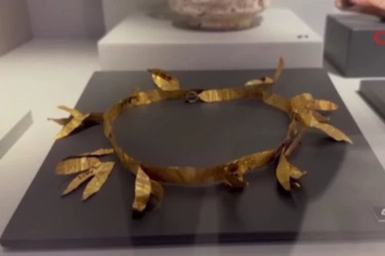 Roma Valisi'nin 2 bin yıllık altın tacı Bursa'da sergileniyor
