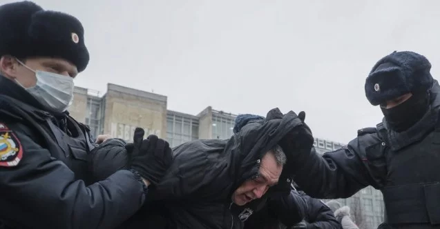 Rusya’nın doğu kentlerinde "Navalny" protestoları başladı: "Putin istifa"