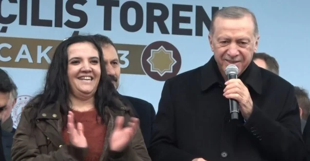 Sahneye çıkıp Cumhurbaşkanı Erdoğan ile şarkı söyledi