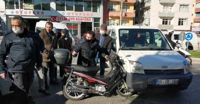 Samsun’da motosiklet hafif ticari araçla çarpıştı: 1 yaralı