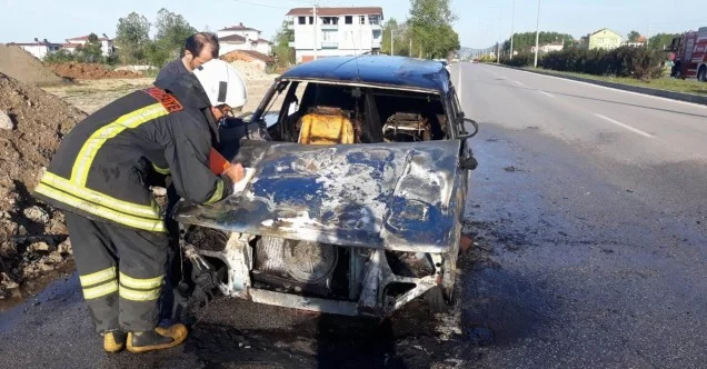 Samsun’da seyir halindeki otomobilde yangın çıktı