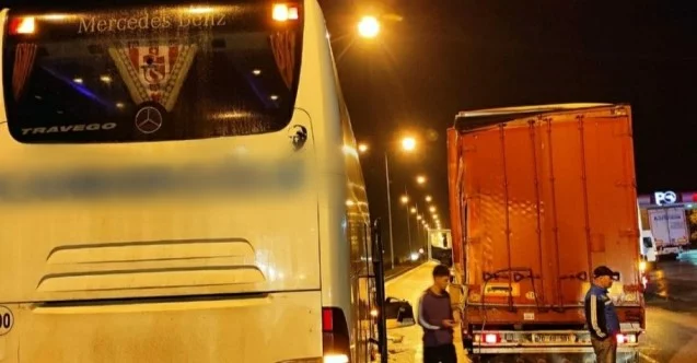 Samsun’da yolcu otobüsü tıra arkadan çarptı: 2 yaralı