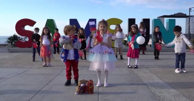 Samsunlu çocuklardan Rus çocuklara mesaj: "Bizim için tek Karadeniz, tek gökyüzü ve güçlü bir dostluk var"
