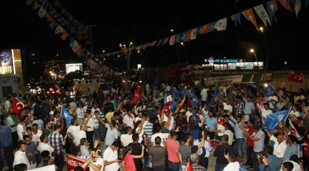 Şanlıurfa’da AK Parti’lilerin seçim kutlamaları