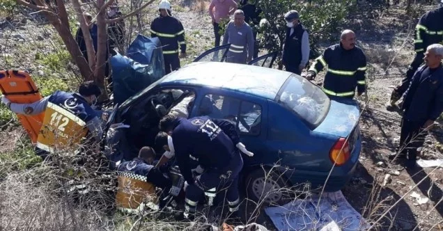 Şarampole uçan aracın sürücüsü hayatını kaybetti, eşi yaralandı