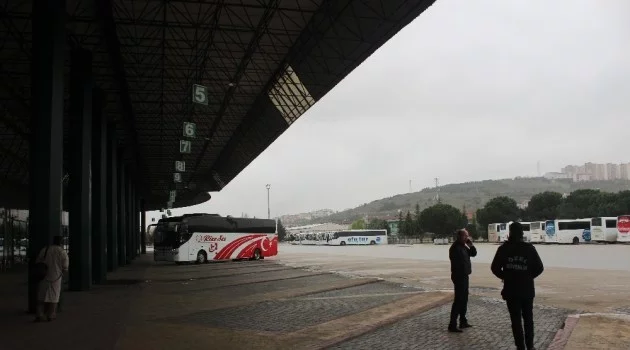 Şehirler arası seyahatteki kısıtlama başlamadan Kocaeli Şehirlerarası Otobüs Terminali boş kaldı